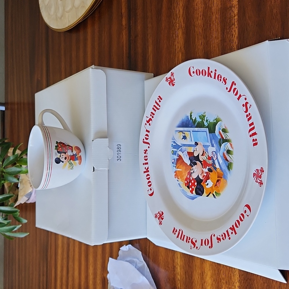 Retired Cookies for Santa Plate Mug Mickey Mouse Pluto Set